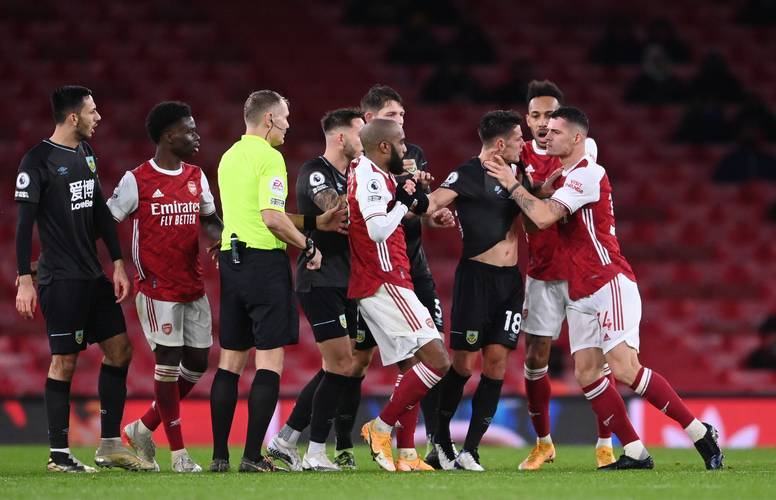 南宫体育- 莱万多夫斯基与50激战TL分钟，刷新纪录胜负难料！，JackeyLove焦点对战再创辉煌时刻