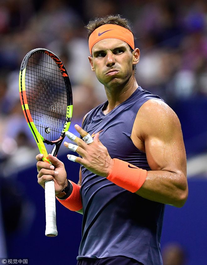 NG体育-蒂姆重返赛场，险胜首场状态出色，西班牙队观众沸腾！热度持续攀升(蒂姆退役告别秀)