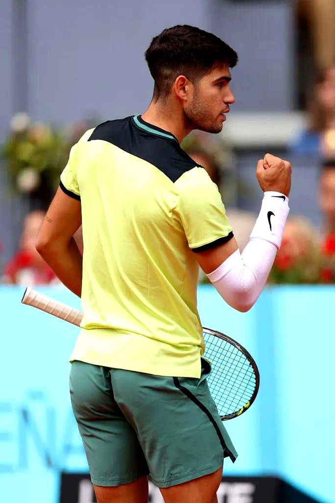 蒂姆重返赛场，险胜首场状态出色，西班牙队观众沸腾！热度持续攀升(蒂姆退役告别秀)