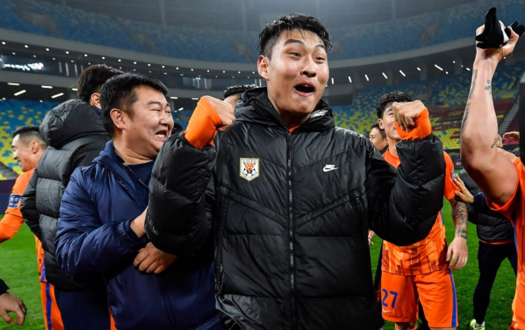 赛地聚焦——CBA季后赛今晨热度飙升，拜仁慕尼黑状态回暖，球迷炸锅，资深球员宣示担当的简单介绍