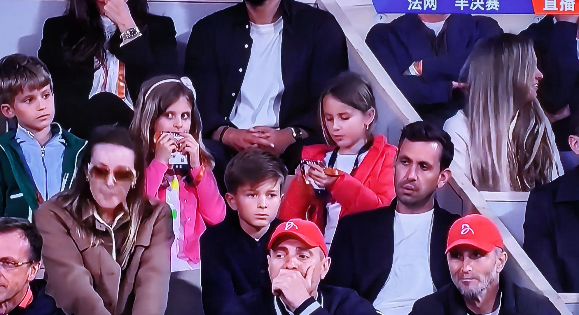 赛地聚焦——法国杯加时末段热度飙升；西汉姆回应争议；目标明确；纪律约束更严格(切尔西2比0领先西汉姆)