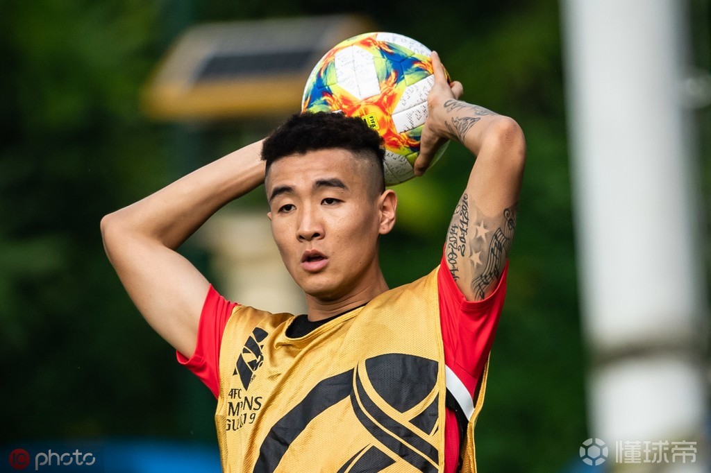 关于那不勒斯训练开放日；国际比赛日伤情更新引欢呼；亚冠在即；阵容厚度经受考验的信息