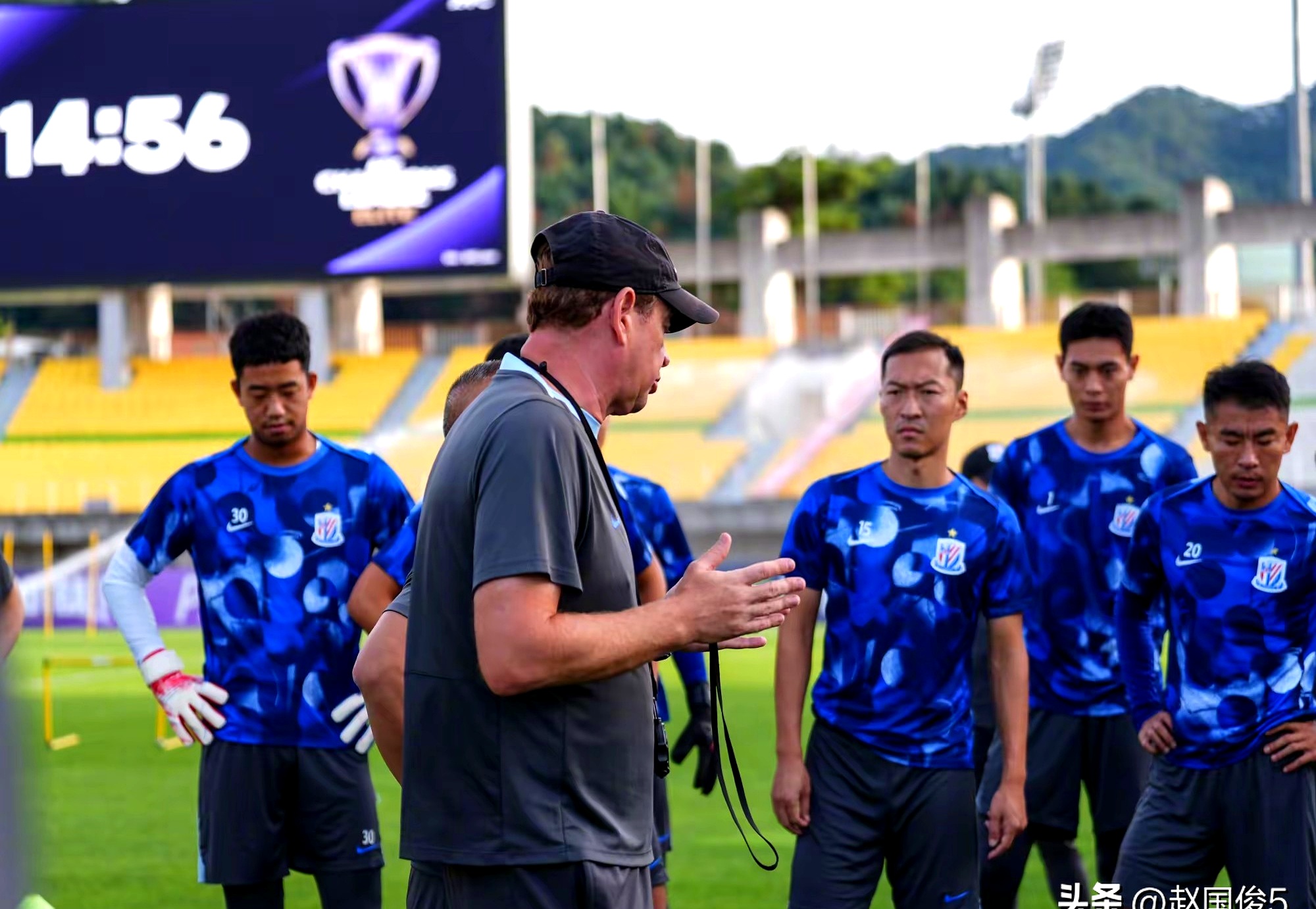 上海申花迎亚冠关键赛；集结日豪取连胜；目标明确；球探报告显示潜力的简单介绍