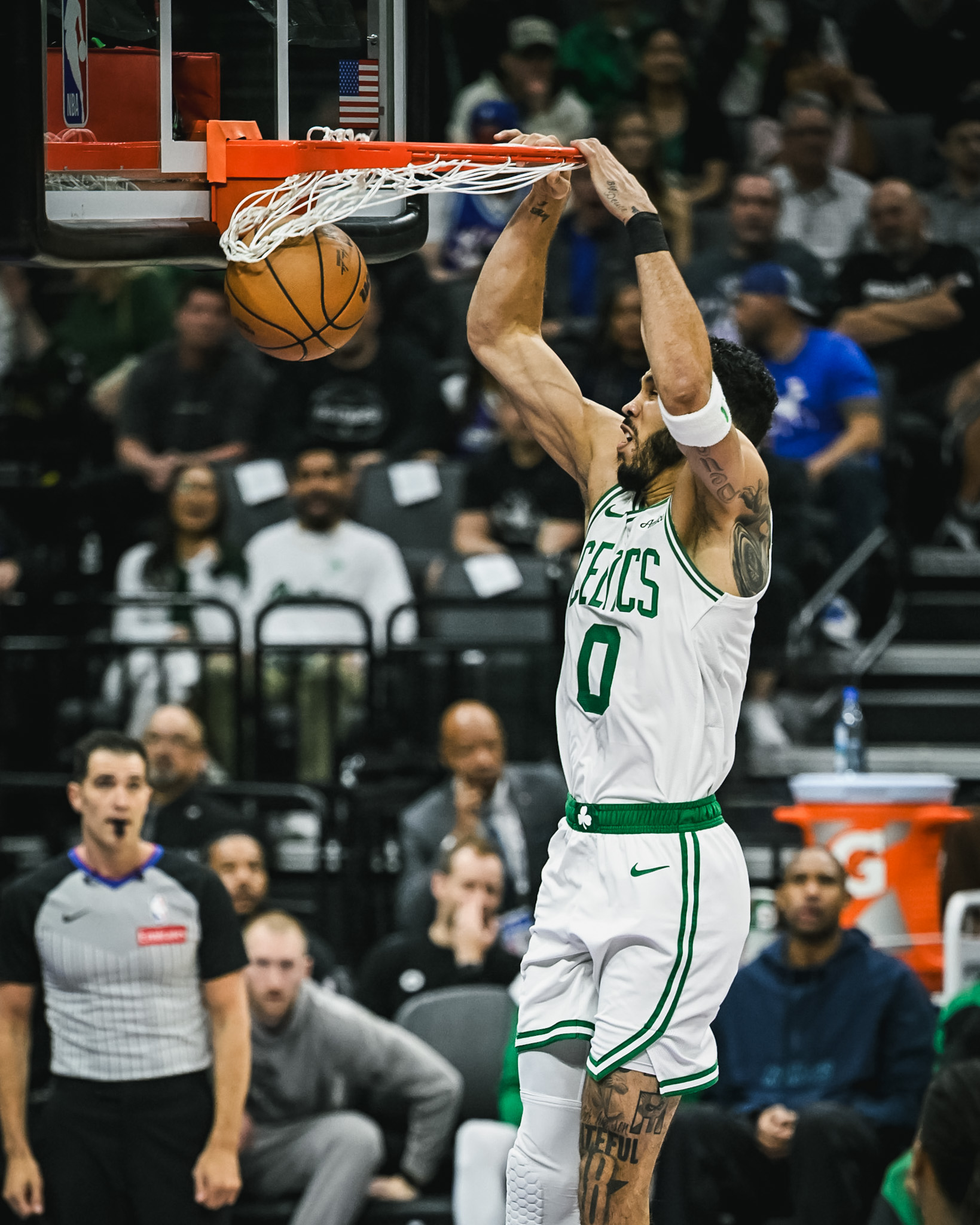 塔图姆在快船比赛中势不可挡,挺进下一轮引发热议!的简单介绍 塔图姆在快船比赛中势不可挡,挺进下一轮引发热议!的简单介绍